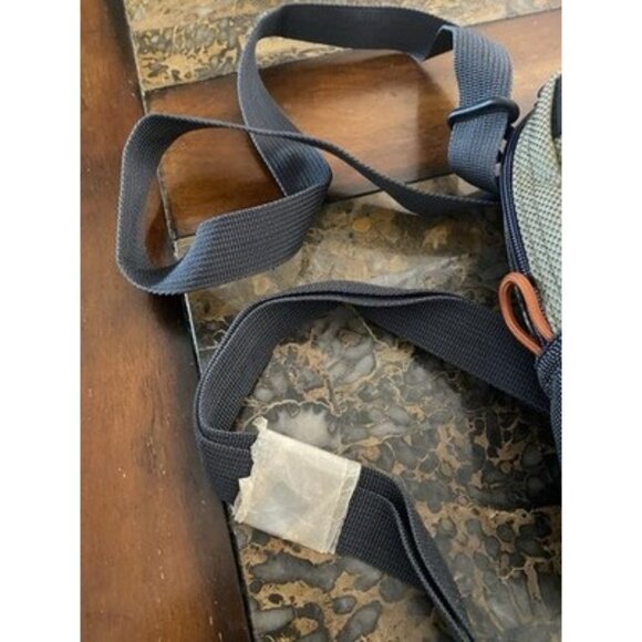 Fishpond San Juan Fly Fishing Vertical Chest Pack w/Assorted Flies NWT - Picture 10 of 11